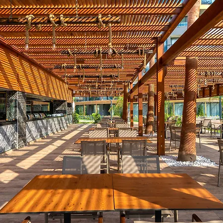 Arnor De Luxe & Отель