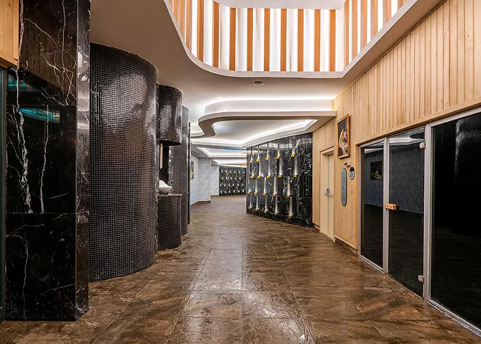 Arnor De Luxe & Szálloda 5*